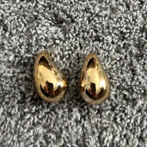 Elegant Gold Teardrop Earrings